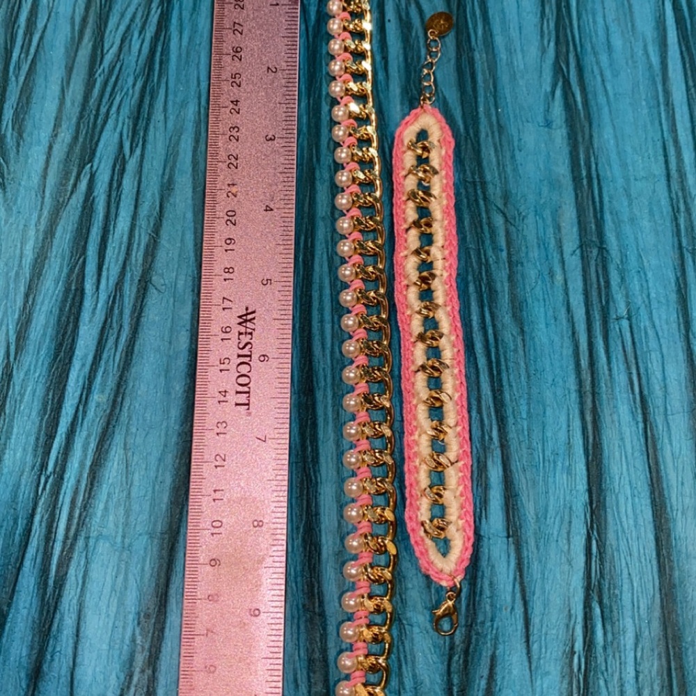 Plunder necklace and bracelet.